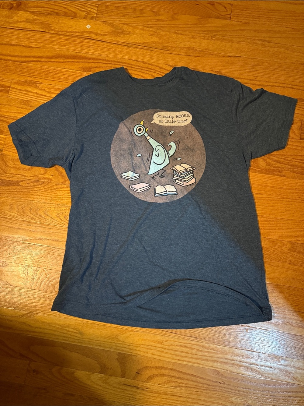 Out of Print Men's Navy Blue 'So Many Books' Graphic Tee